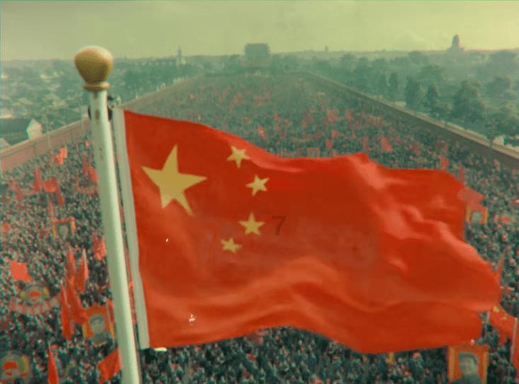 琼瑶真是个潮奶奶，84岁还纹眉变漂亮，但接受衰老脸是纯天然的！