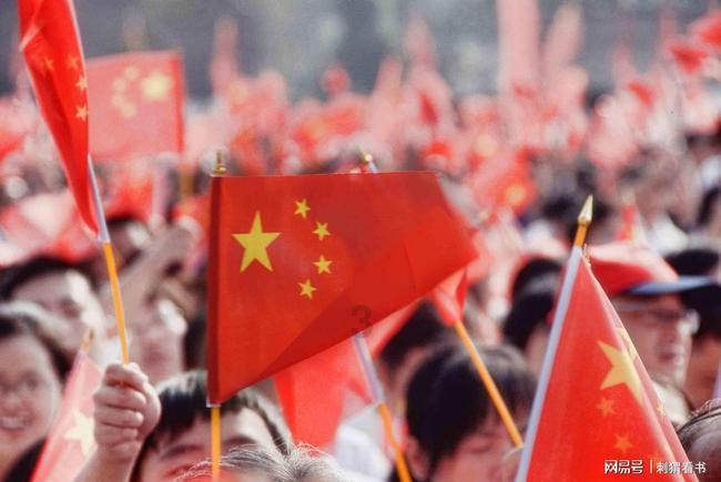 云浮丨这些碎石虽然微小,但它们聚集在一起,就能铺成一条坚实的道路
