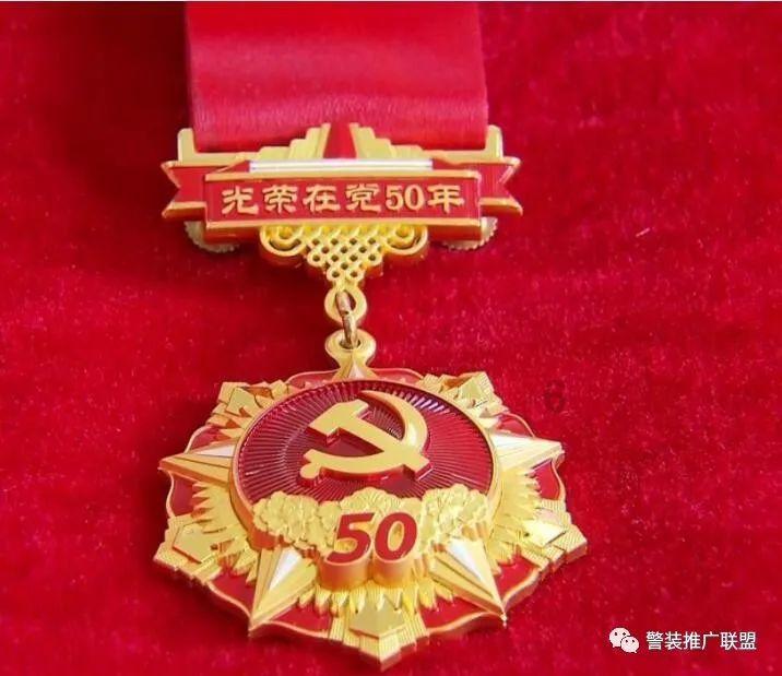 黄执中用PPT打辩论,指出饭圈文化“三大病症”,真敢说