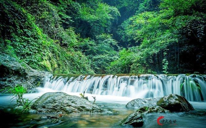 纽约黄金期货周五小幅走高