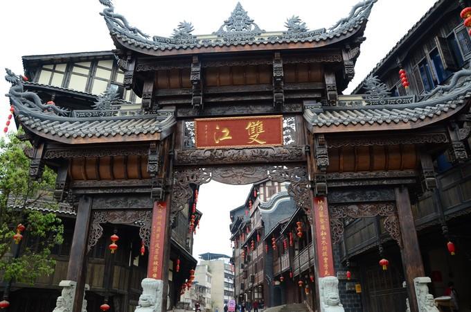 熊黛林与富豪老公郭可颂被偶遇,43岁依然女神范十足