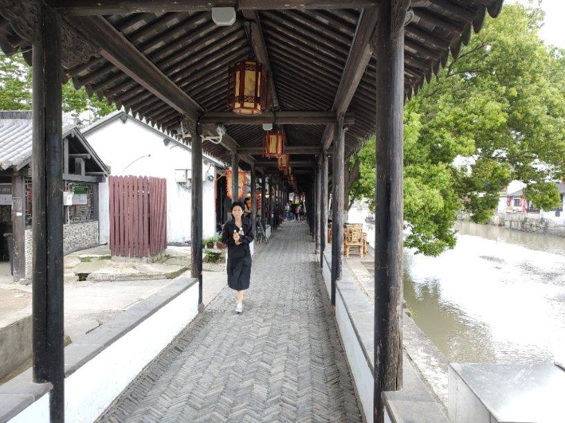山西:高速公路服务区设“年货大集”