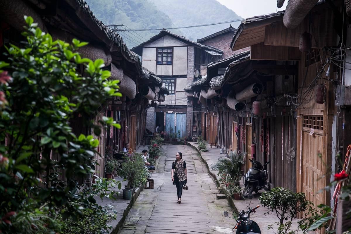 一代佳人,堕落天使,话剧《思凡·陆小曼》上海站为你解读传奇女性陆小曼!